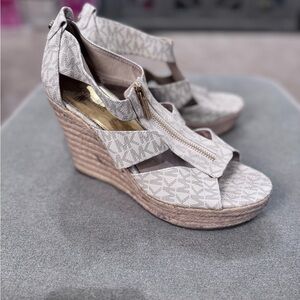 Michael Kors Light Beige Patterned Wedges